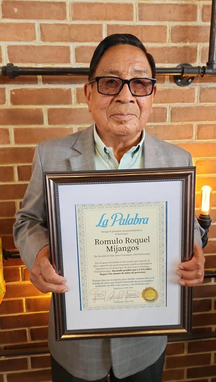 Rómulo Roquel Mijangos: Más de 25 años llevando el Periódico La Palabra a San Juan Comalapa