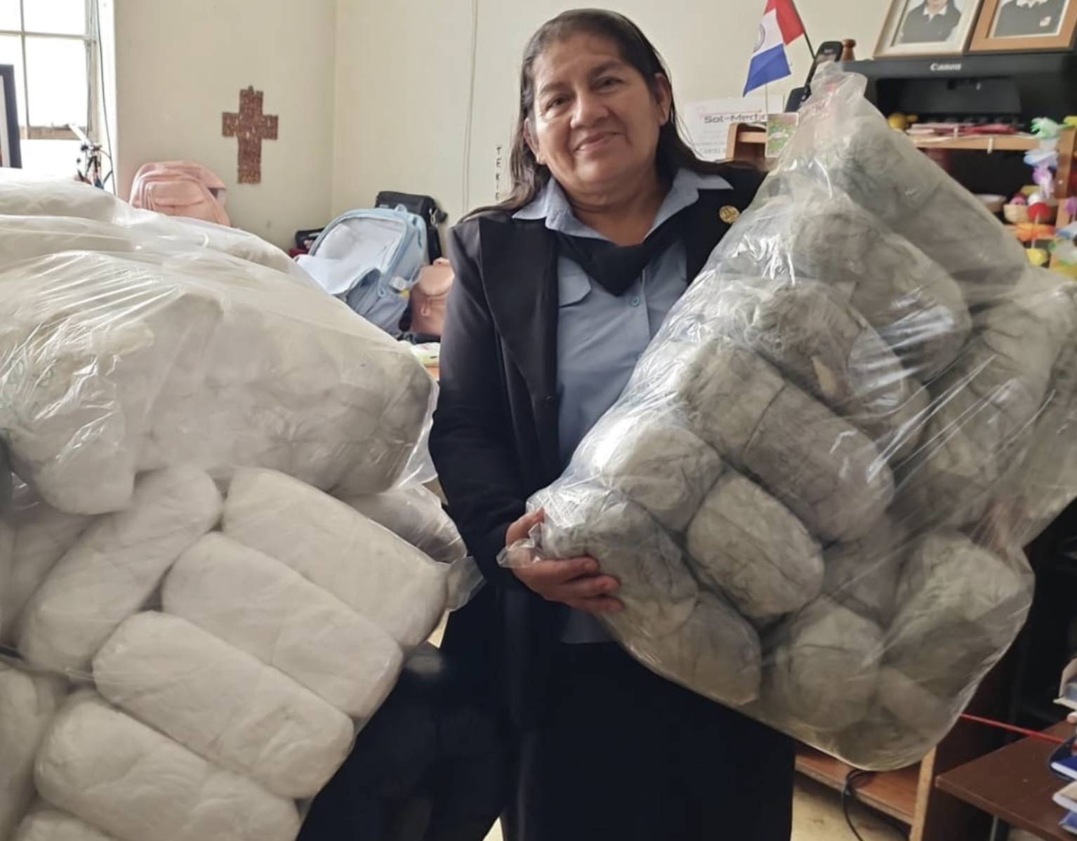 Plenamax y Periódico La Palabra realizan donación al Ministerio del Adulto Mayor del Príncipe de Paz